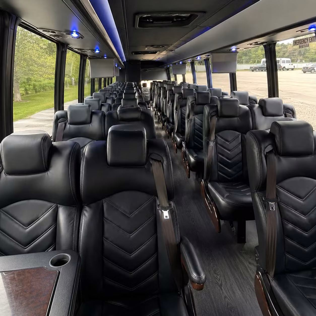 minibus rentals for wichita mountains wildlife refuge day trips